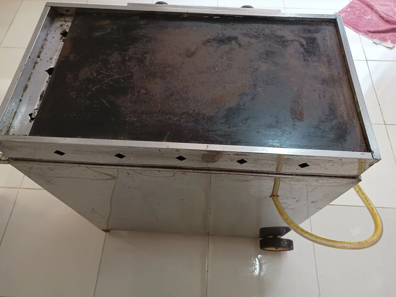 Vendo carrinho de inox com chapa de ferro fundido para churrasco e lanche - Foto 3