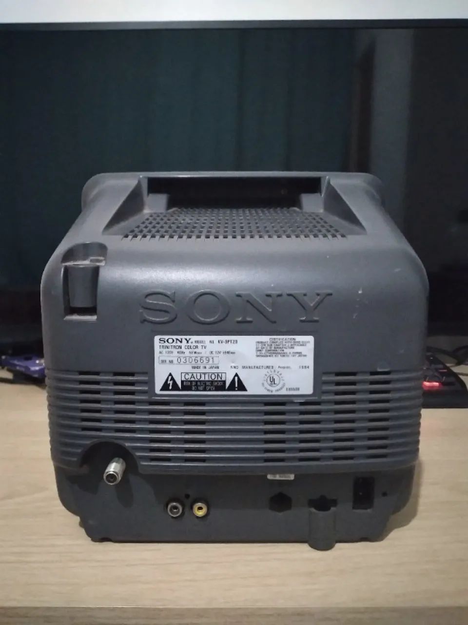 TV Tubo CRT Sony Trinitron KV 9PT20 modelo de 9 polegadas - Foto 4