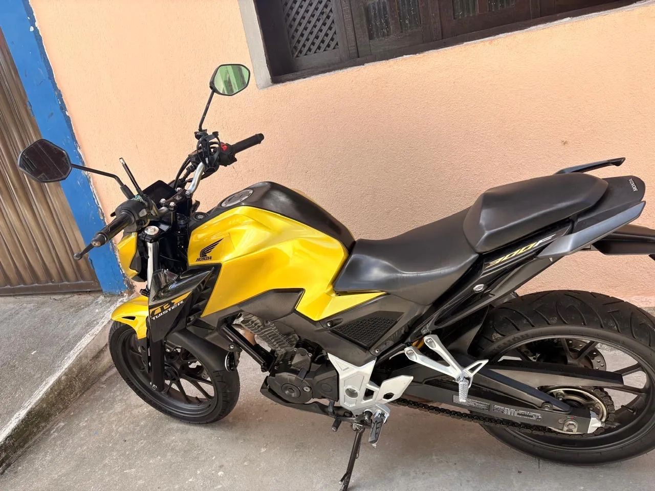 CB 300F 2023