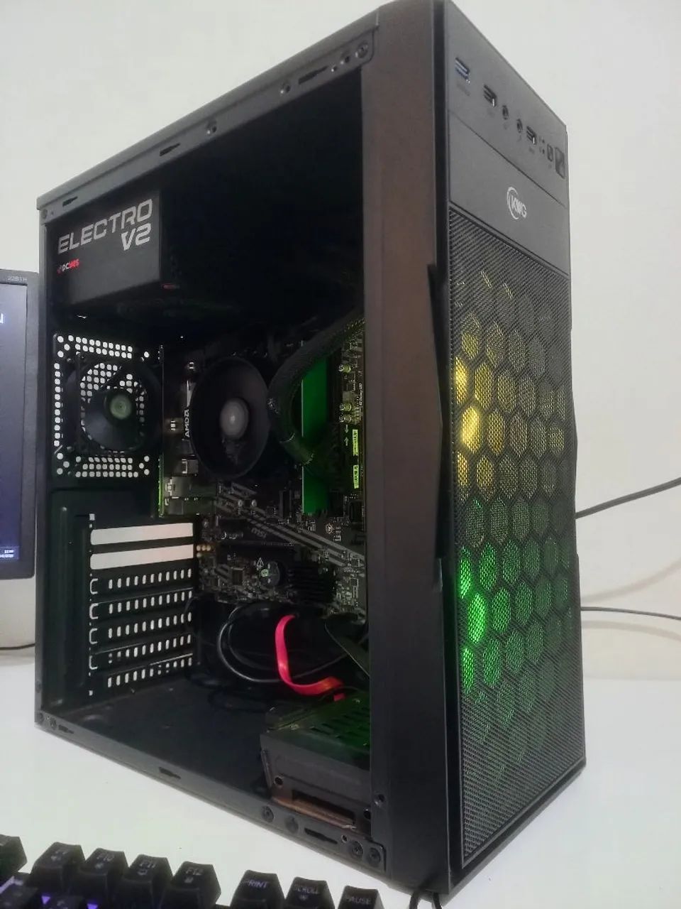 PC Gamer Ryzen 3 3200G - SSD - Wi-Fi 6 - Windows 11 PRO - Foto 4