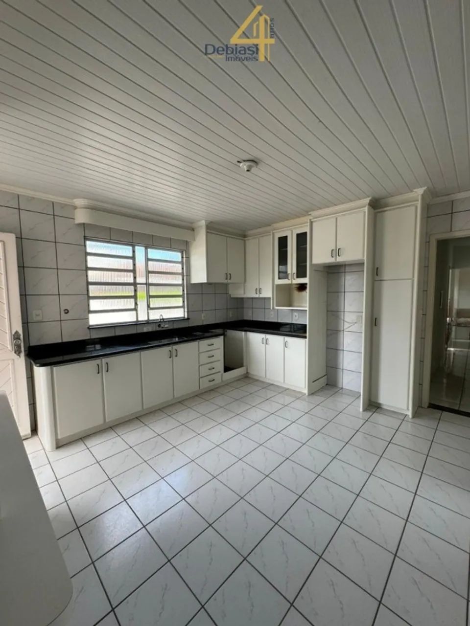 LOCAÇÃO - CASA COM 3 DORMITÓRIOS - OFICINAS - TUBARÃO/SC 
