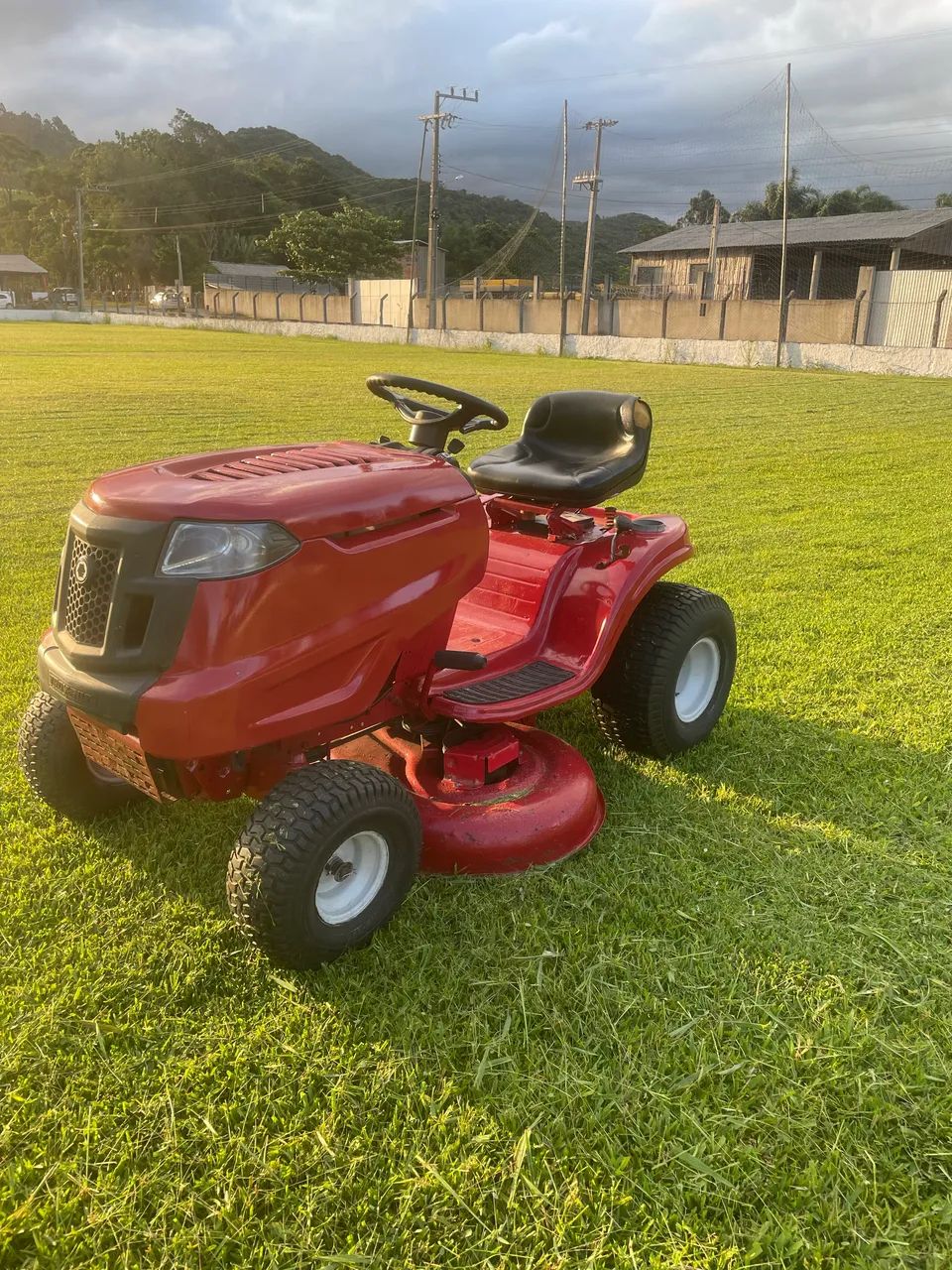 Trator Troy Bilt - 17,5HP - Foto 4