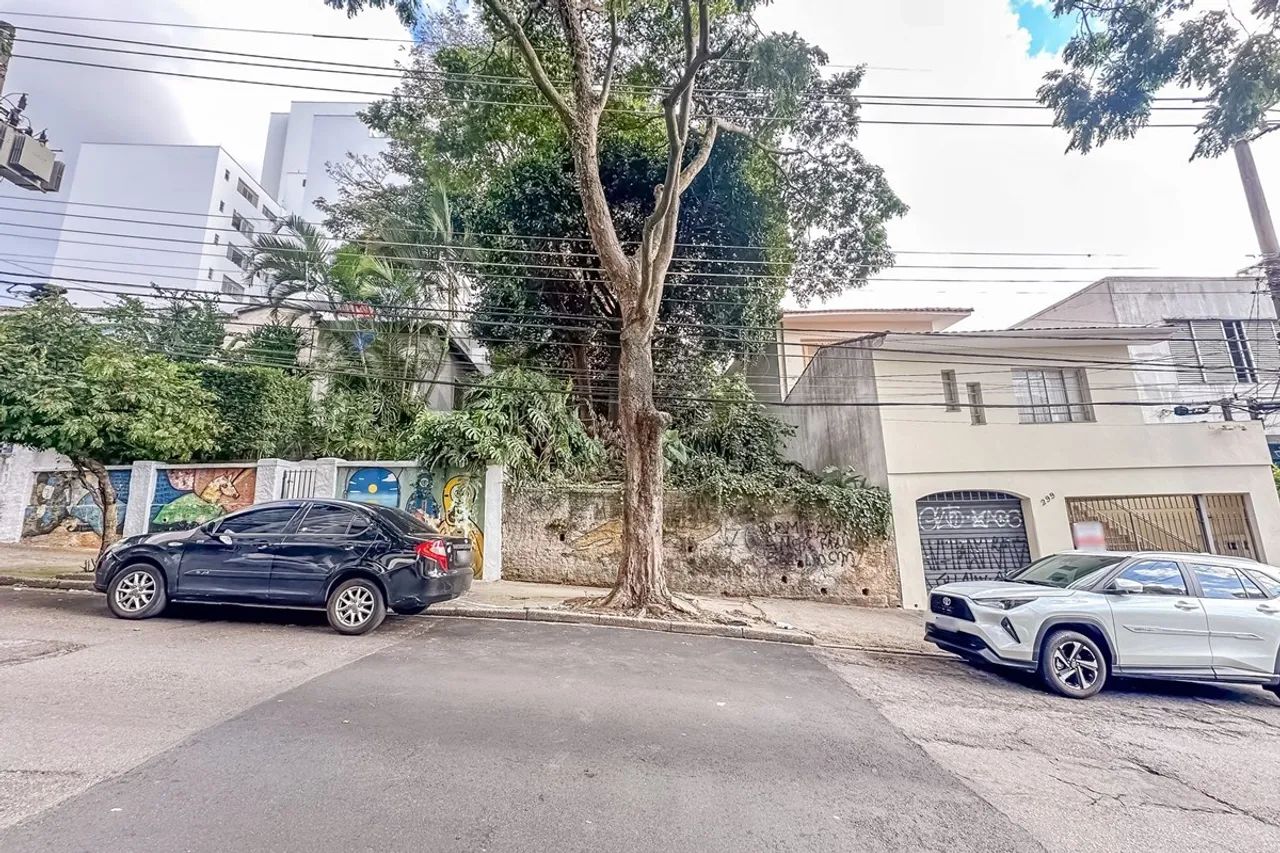 Terreno de 195m² na rua Piracuama em Perdizes com zoneamento misto