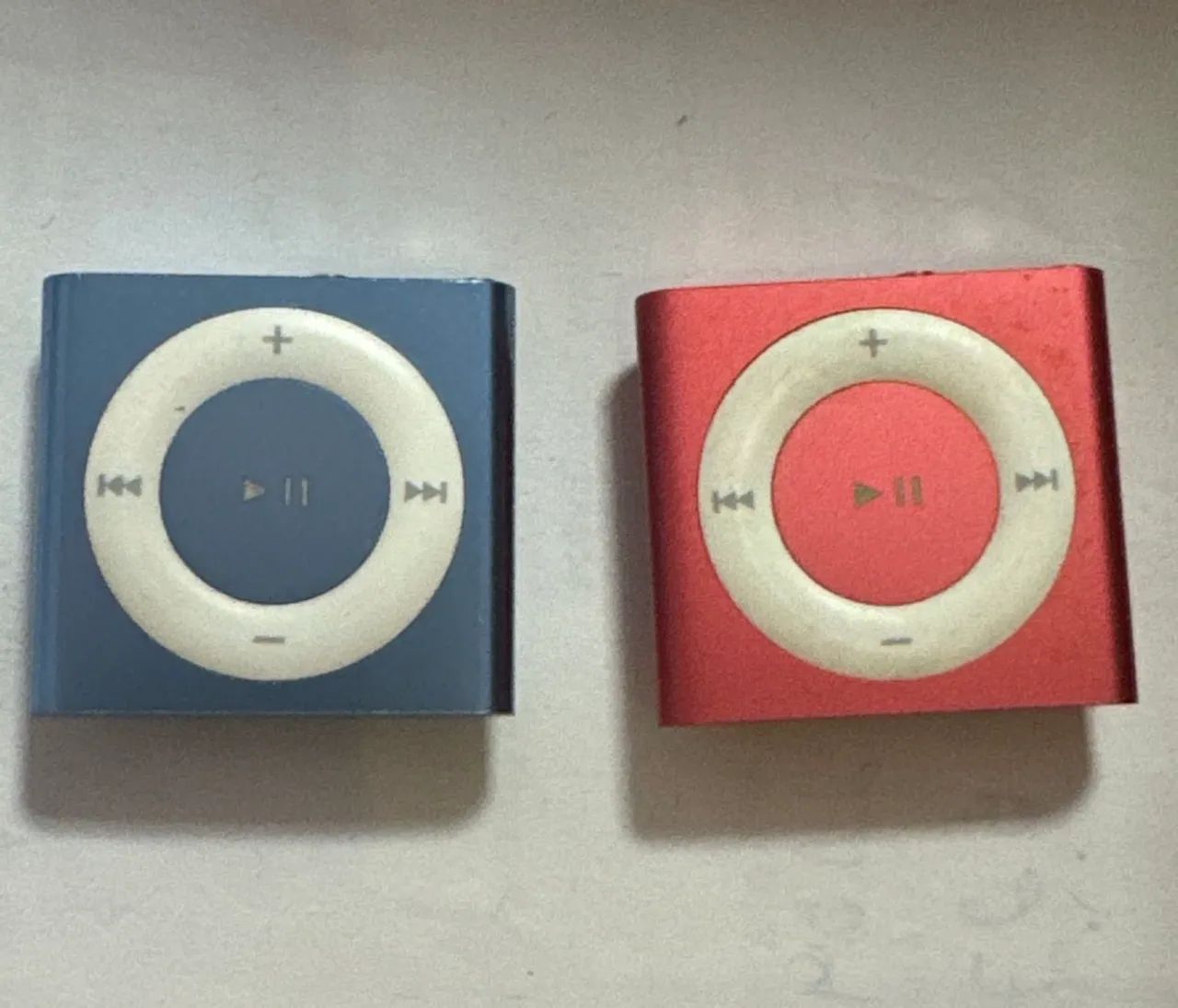 iPods shuffle 2gb LEIA!!!