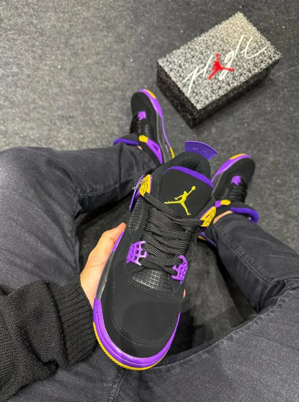 Jordan retro 4 LAKERS EDIÇÃO ELIMITADA