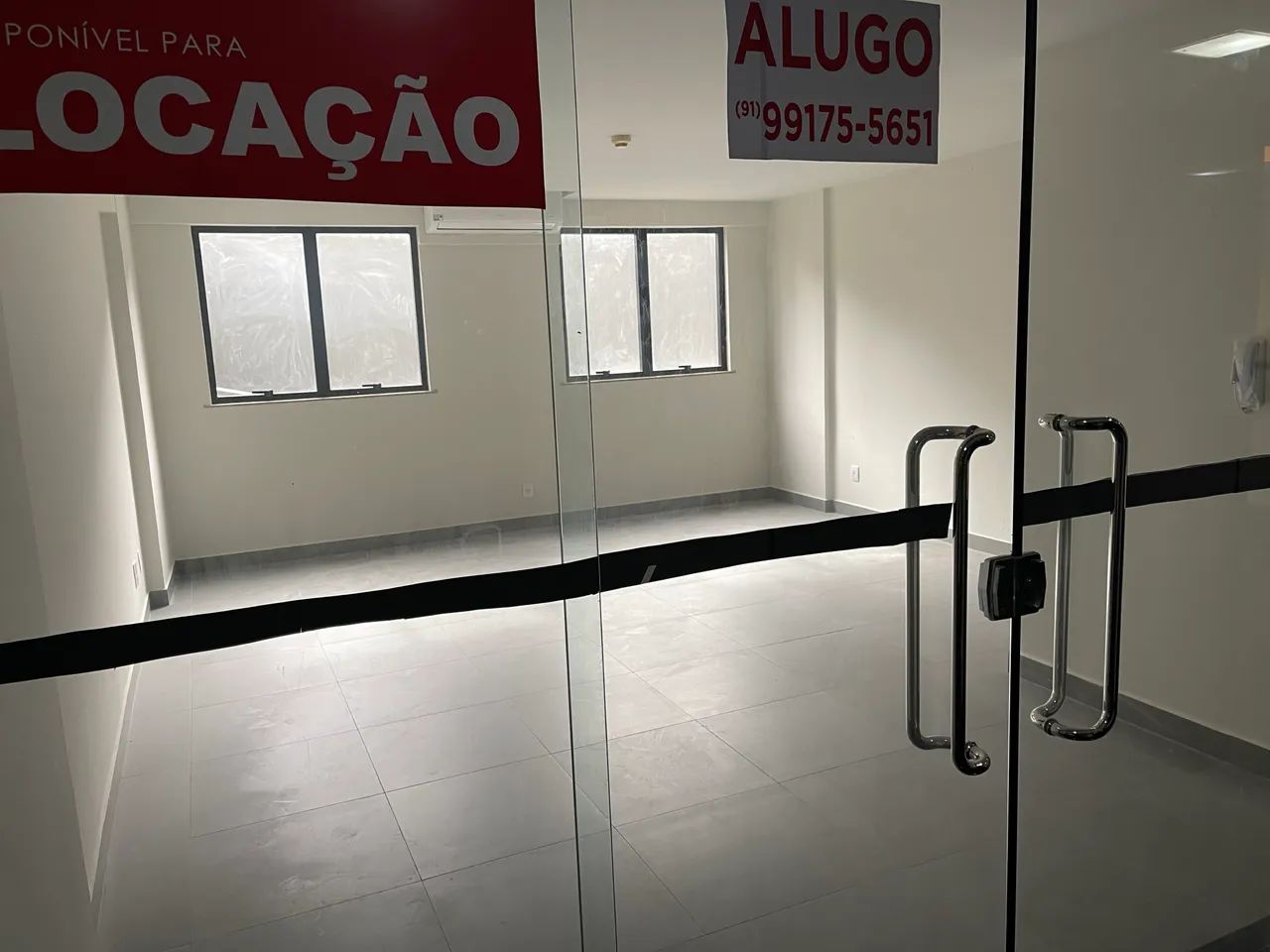 LOJAS EM PRÉDIO COMERCIAL