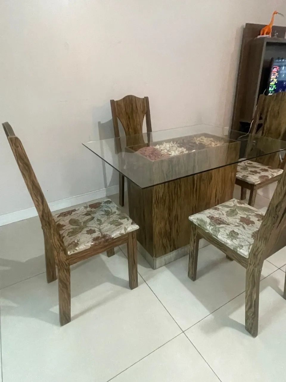 Mesa de jantar com 4 cadeiras, com dois tampos - Foto 2