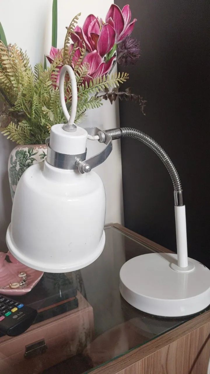 luminária de  mesa com haste flexivel - Foto 2