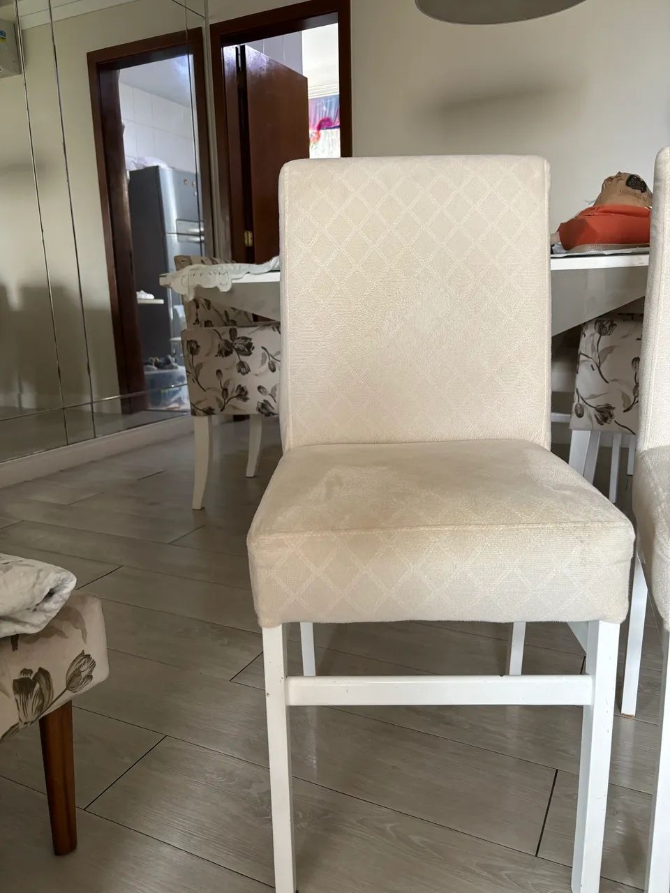Vende se quatro Cadeiras laváveis  - Foto 2