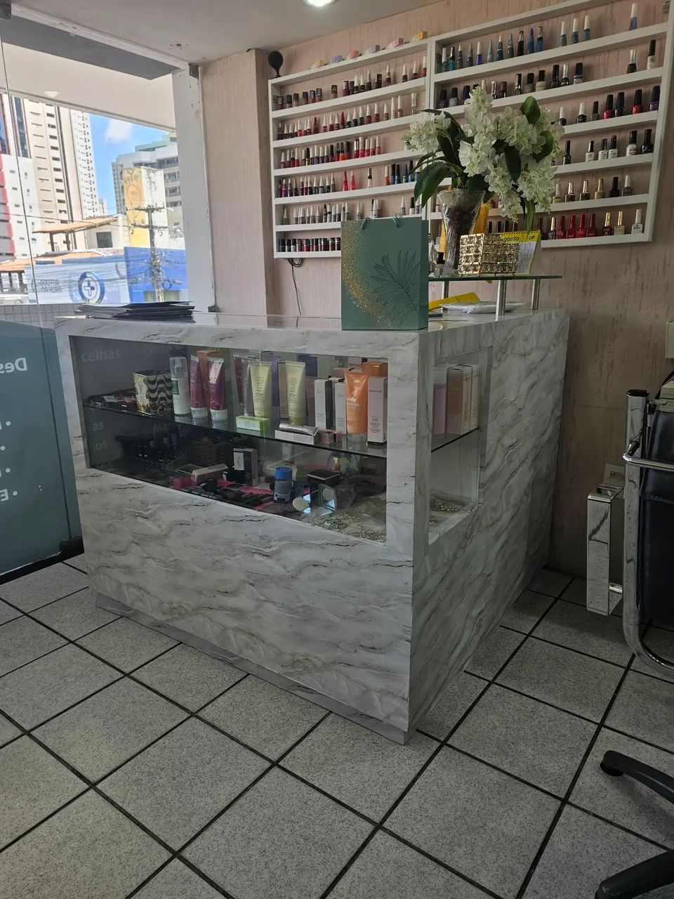 Reação e bancada de cabeleireiro - Foto 4