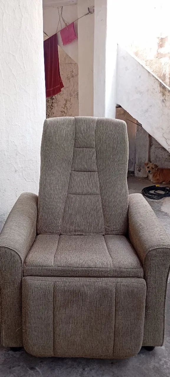 Vendo poltrona confortável semi nova 