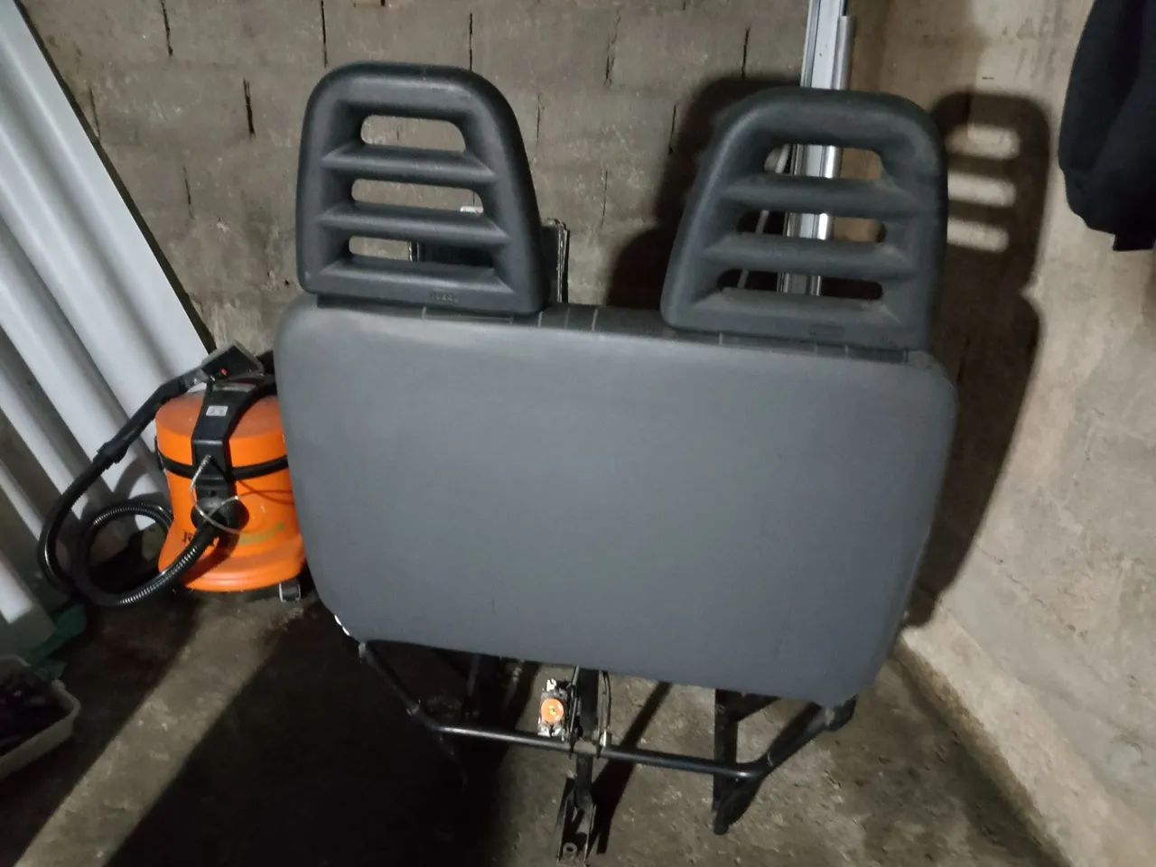 Sofá ivc dois lugares iveco - Foto 2