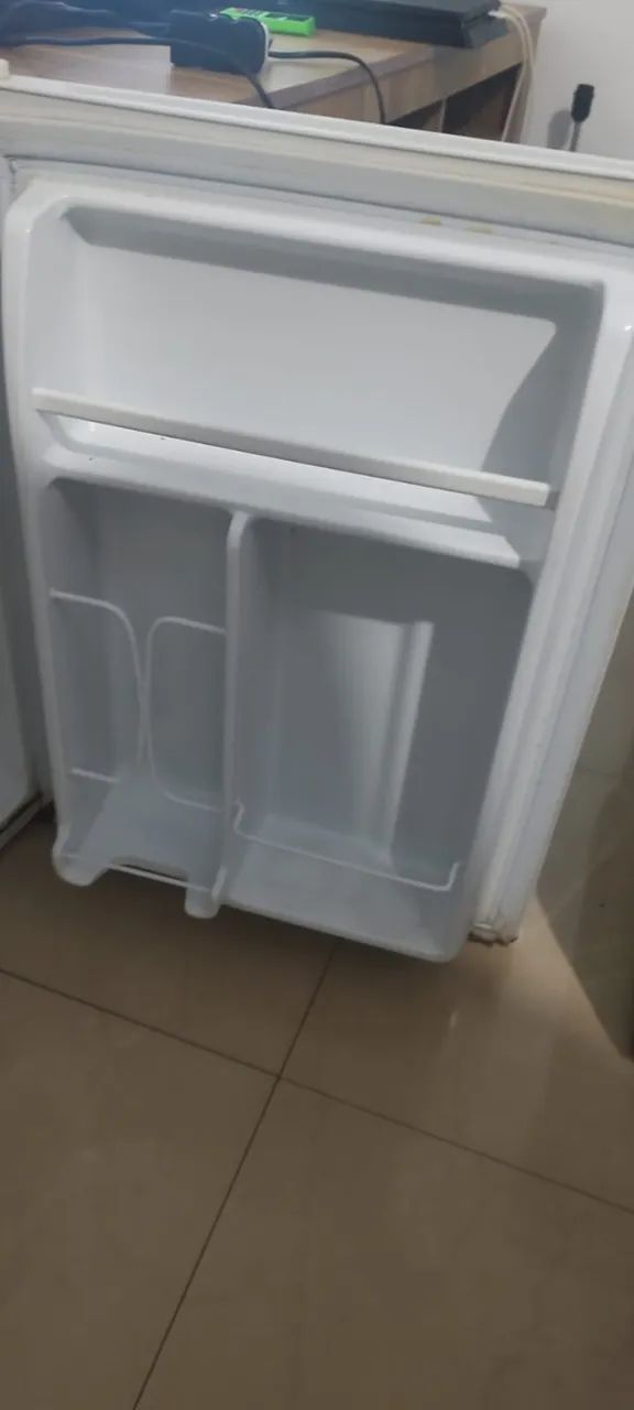 Frigobar Philco PH81, 65 Litros, 6 Niveis, Parcelo, Aceito troca - Foto 3