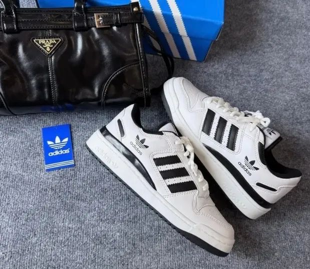 Tênis adidas