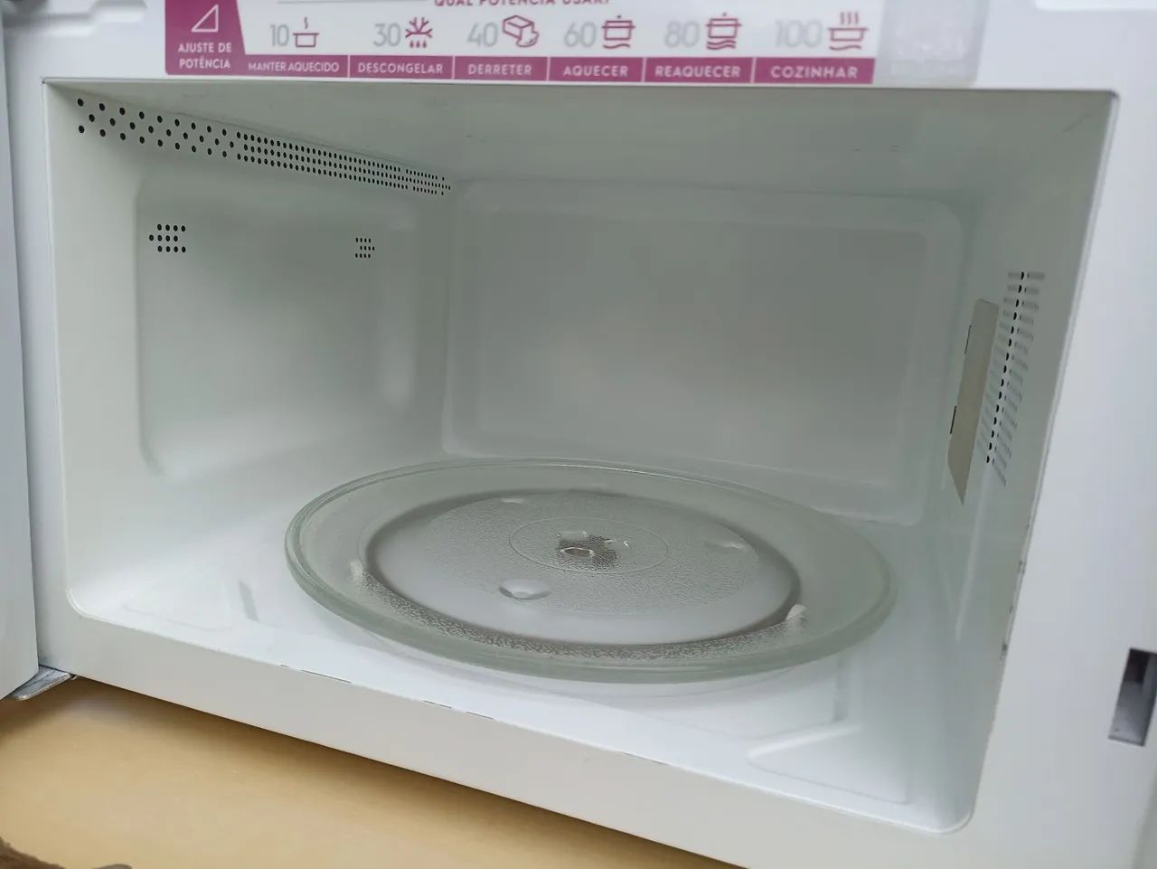 Microondas Eletrolux de 34 litros. - Foto 3