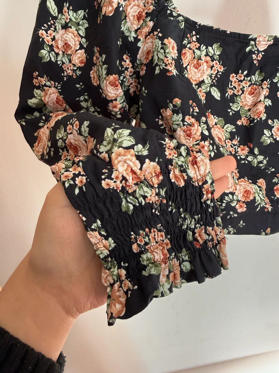 Blusa renner flores super delicada em estado de nova - Foto 2