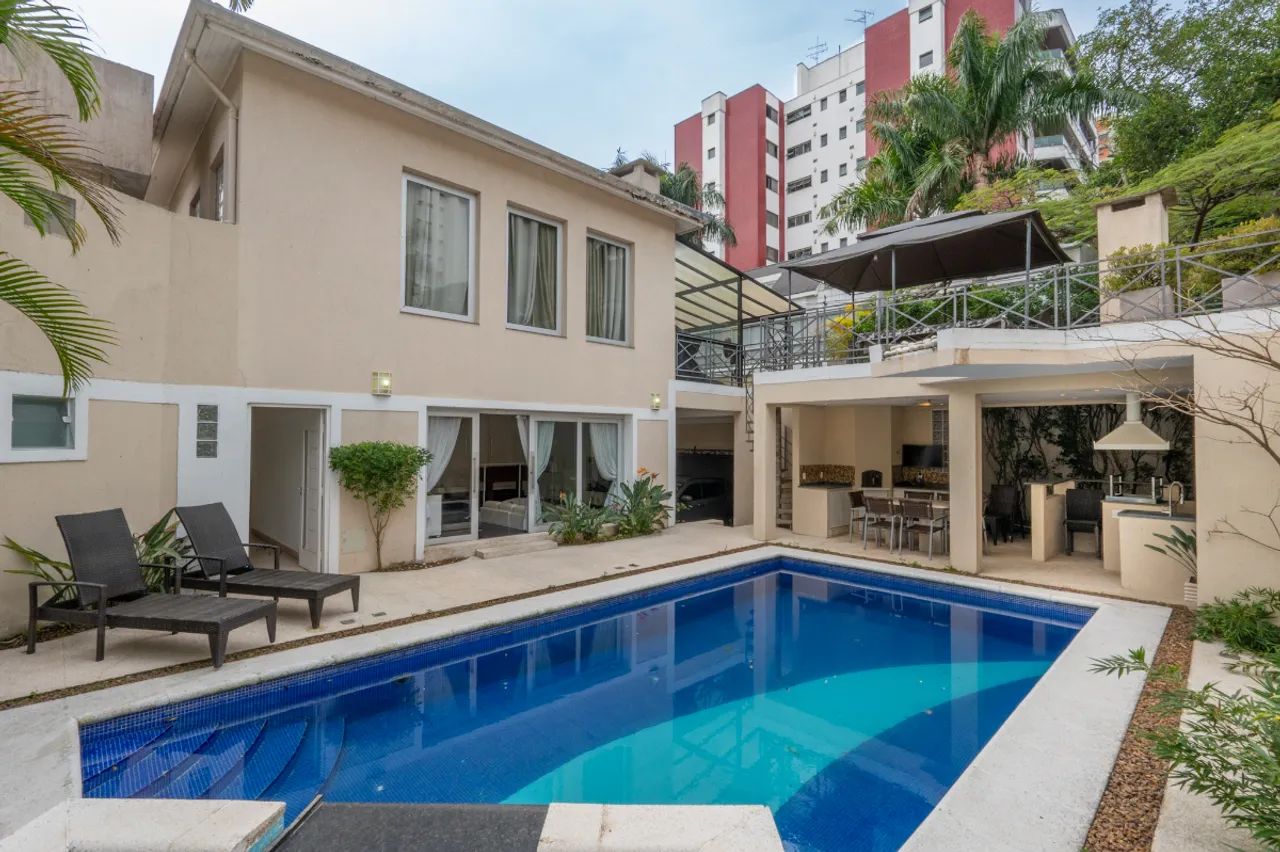 Casa para venda em Real Parque com 4 quartos, sendo 3 suítes, 433m²