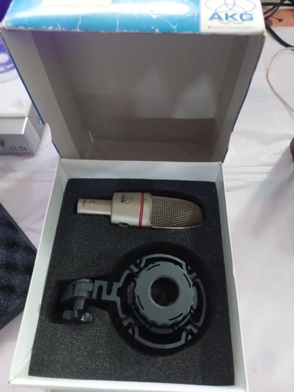Microfone de Studio Condensador AKG C3000B