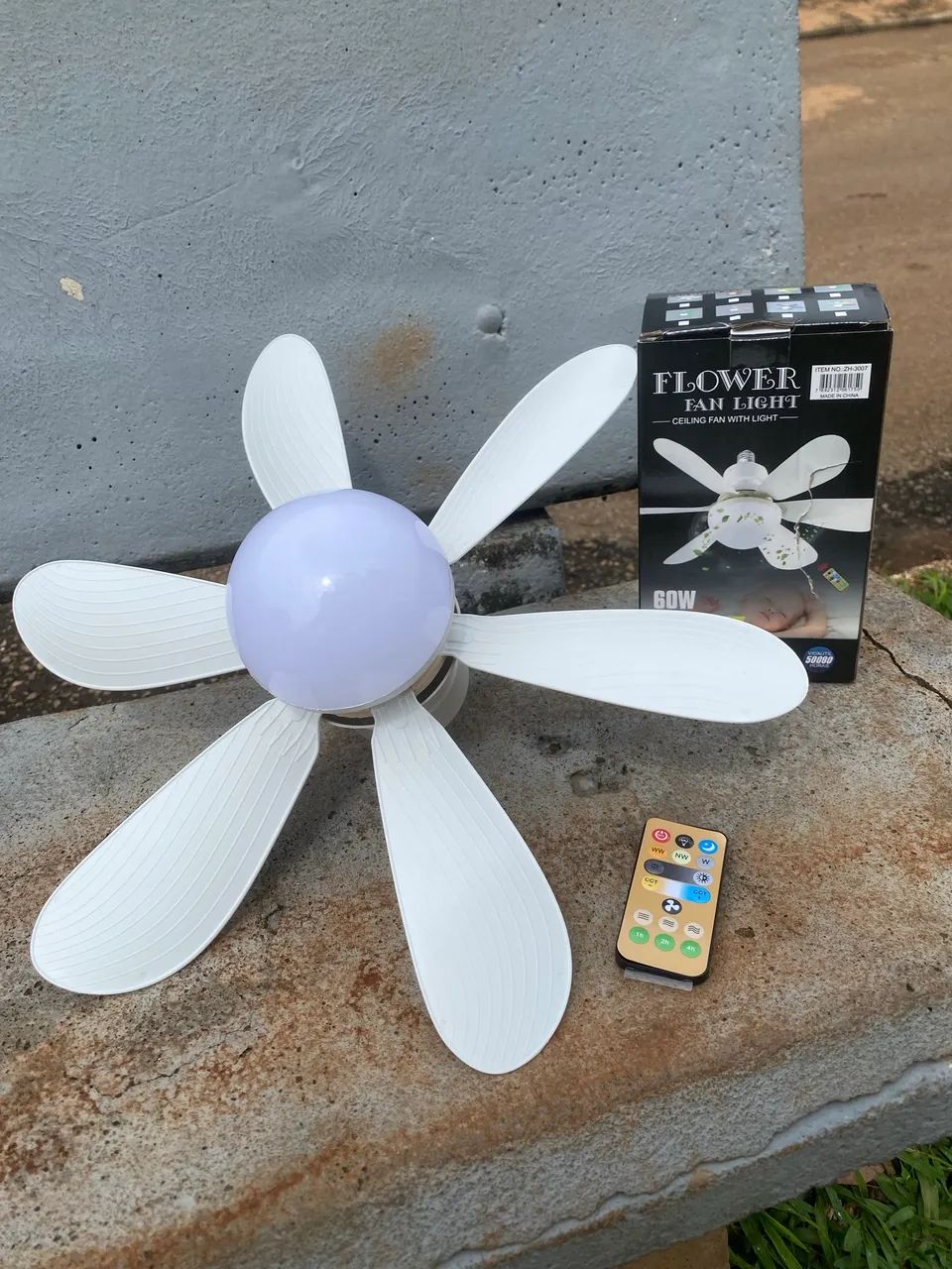 Ventilador com Lâmpada de Teto