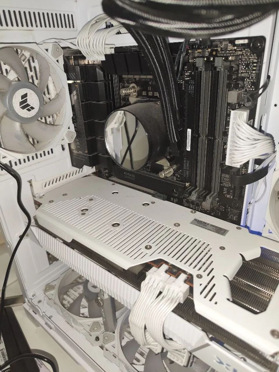 Ryzen 7 7800X3D + Asus TUF Gaming X670E Motherboard
Asus TUF Gaming X670E Motherboard AM5
