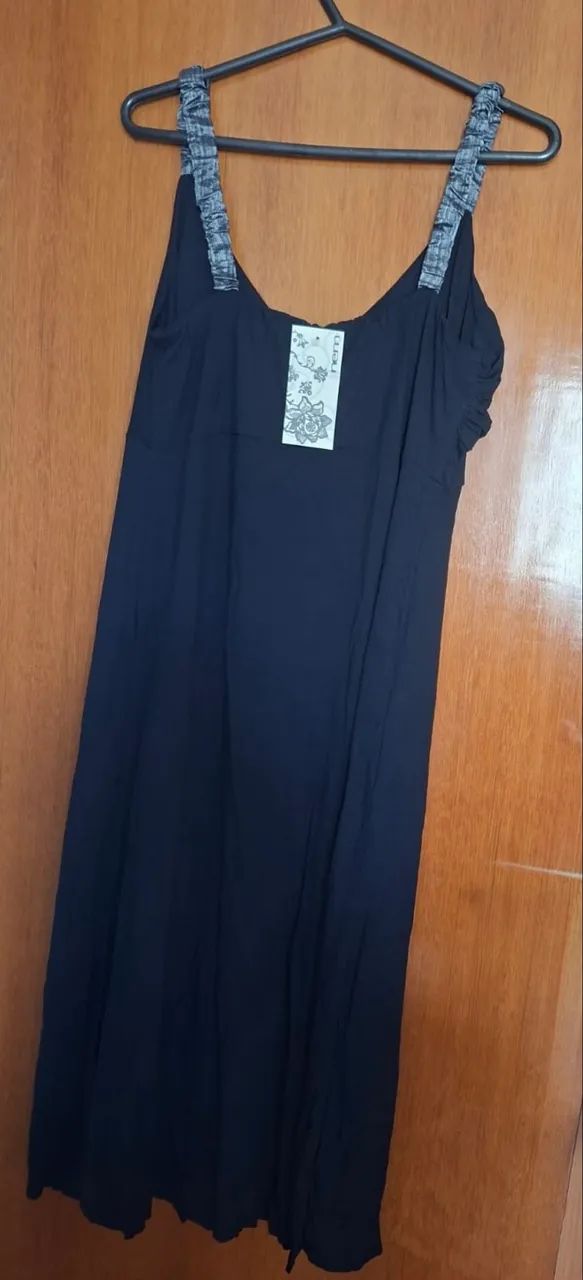 Vestido Preto com Detalhe Cinza  - Foto 2