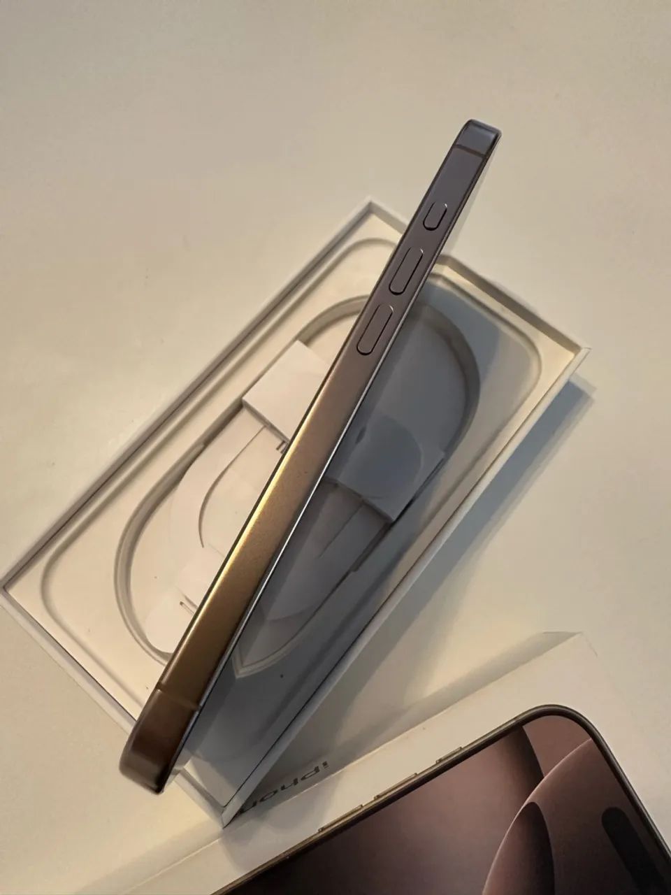 iPhone 16 Pro - Foto 2