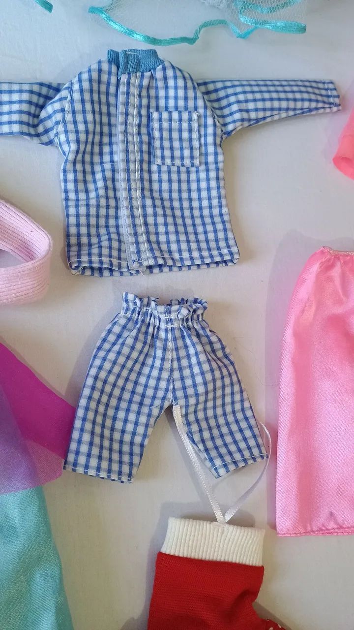 Roupas e acessórios para bonecas barbie - Foto 4