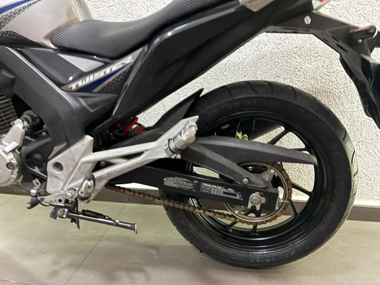 Honda CB 250 2020 - Foto 5
