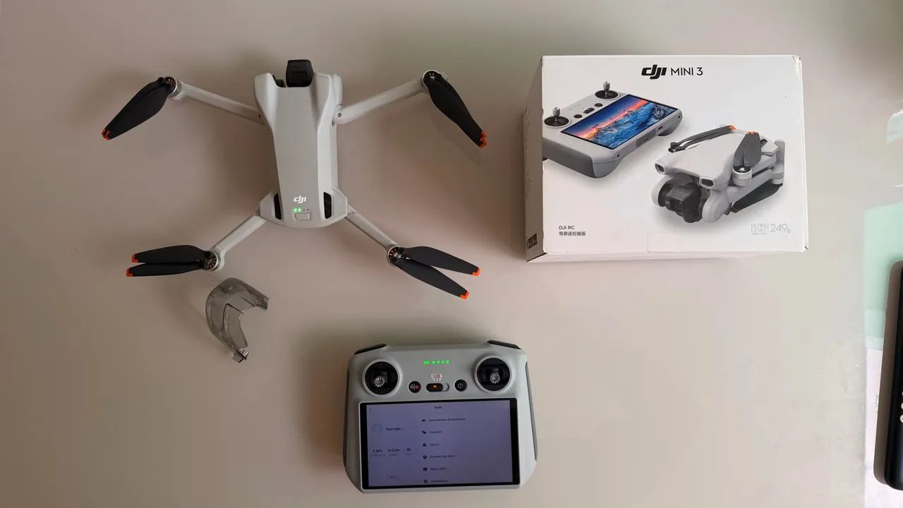 Drone DJI Mini 3 controle com tela