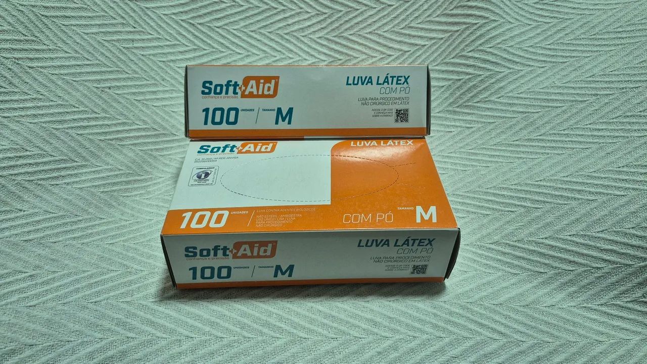 Vendo caixa de Luvas de látex com pó - Tamanho M com 100 luvas.
