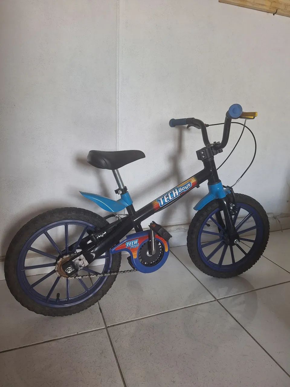 Vendo Bicicleta Aro 12, usada, mais em perfeito estado.
