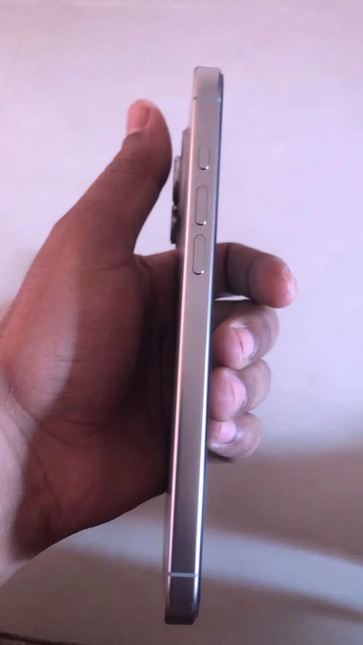 Apple iPhone 16 Pro Max (512) - Titânio natural - Foto 3