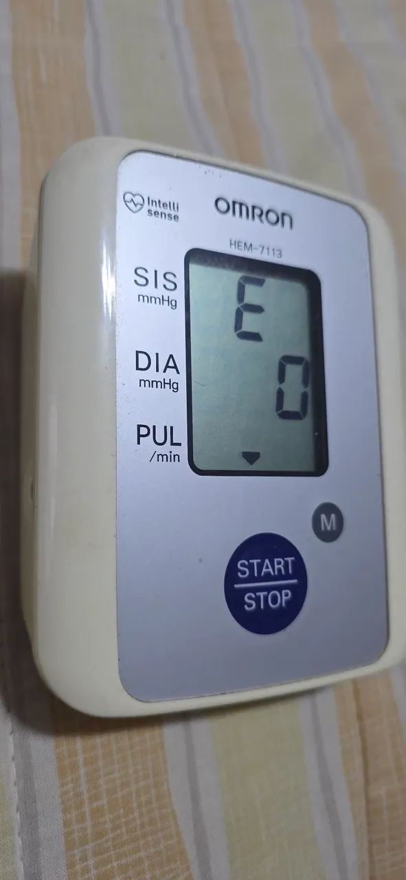 Monitor de Pressão Arterial de Braço Omron HEM-7113 Branco e Azul - Foto 4