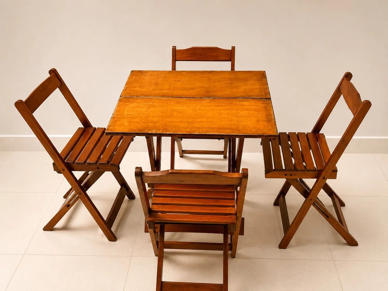 Jogo de Mesa com 4 Cadeiras  - Foto 2