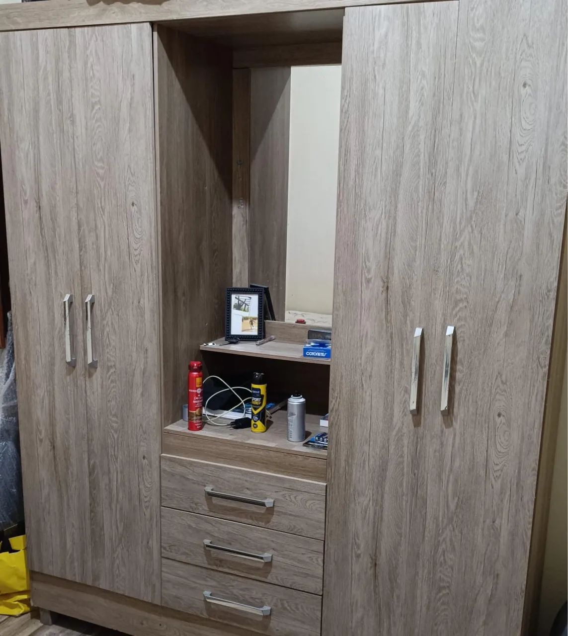 Guarda-roupa 4 portas
