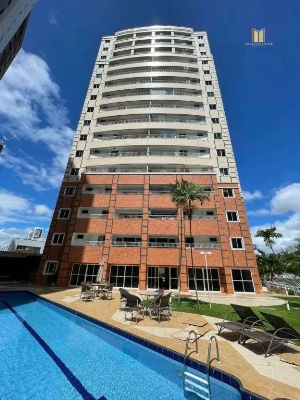 Apartamento com 3 dormitórios à venda, 115 m² por R$ 630.000,00 - Guararapes - Fortaleza/C