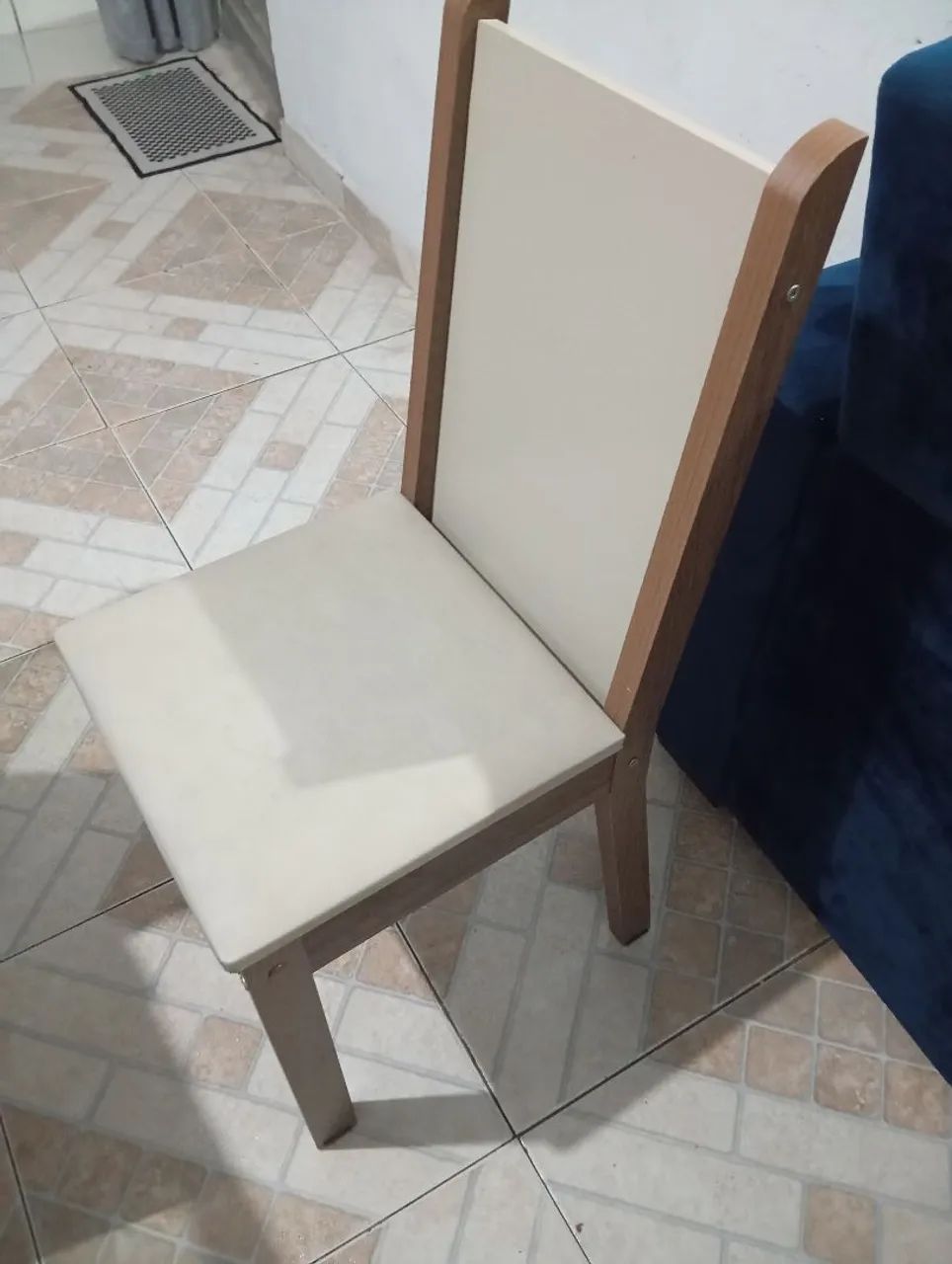 Mesa com quatro cadeiras  - Foto 5