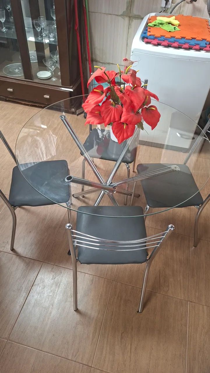 Mesa com 4 Cadeiras 
