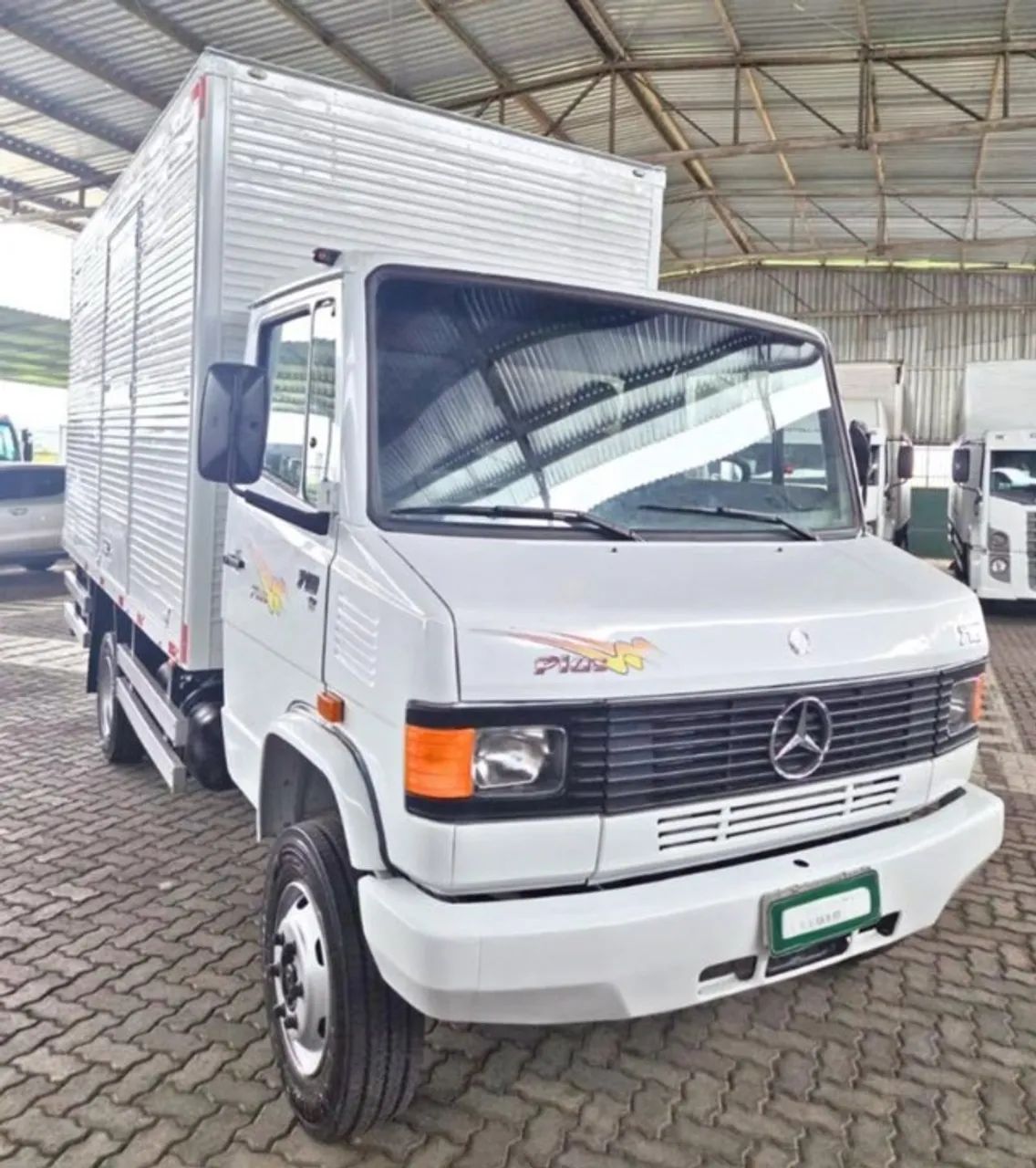 Mb 710 baú 2012