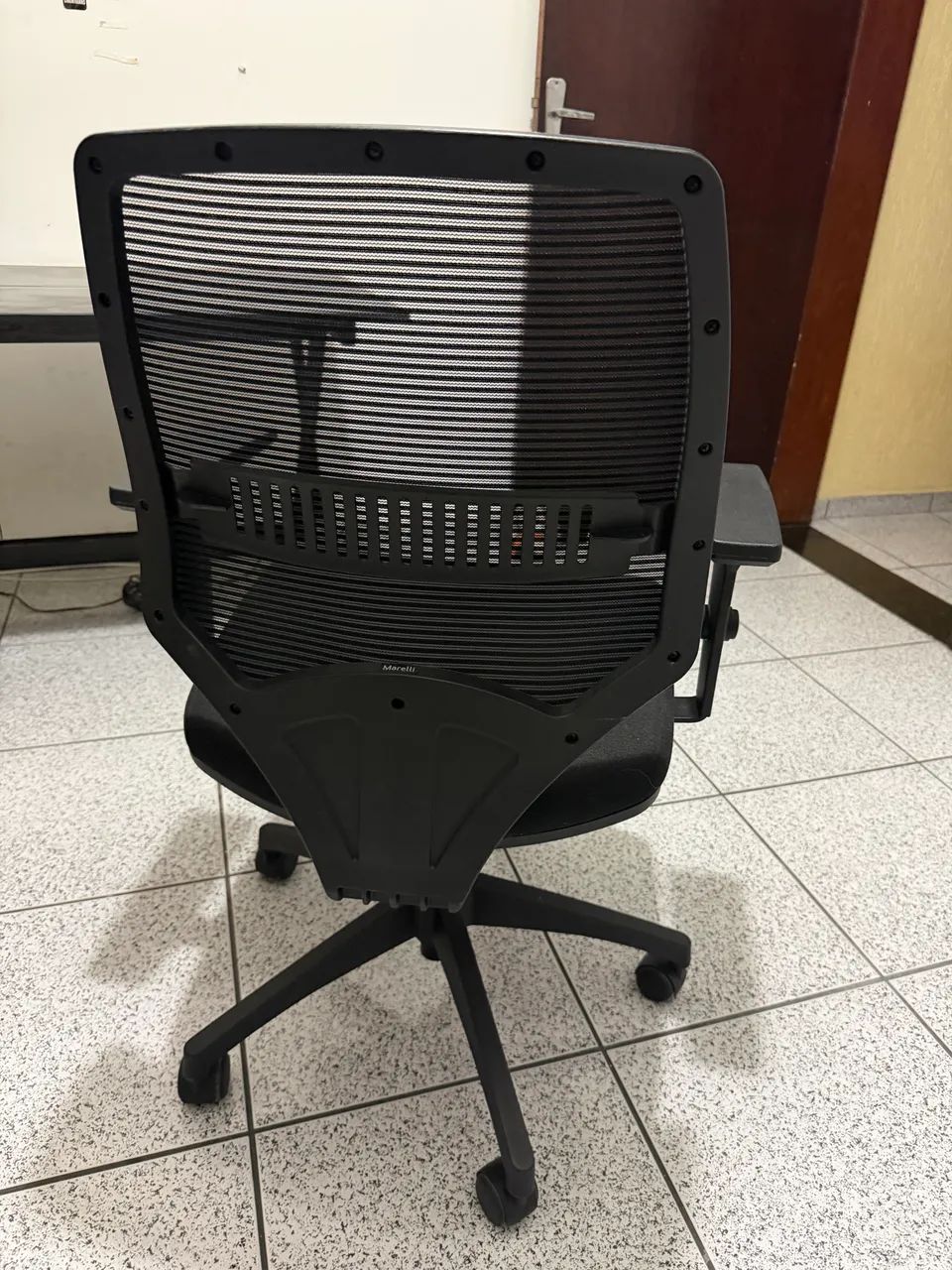 Cadeira Ergonômica Giratória - Marelli - Foto 2