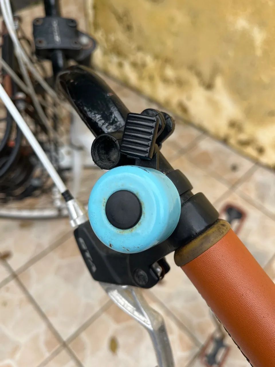 Bicicleta Urbana Blitz Aro 26 - Estilo Retrô, Branca com cadeado - Foto 5