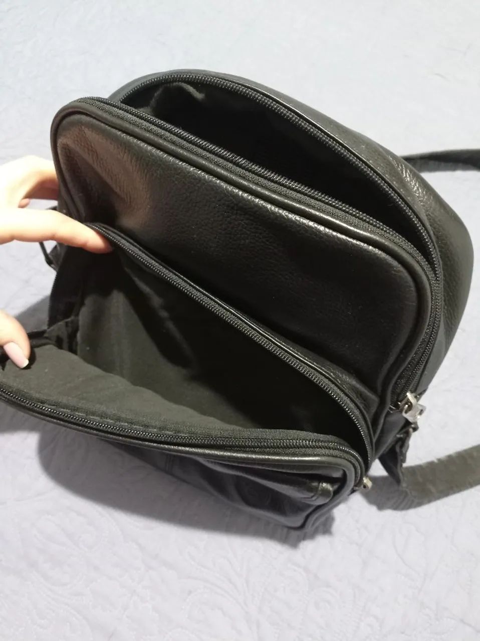 Bolsa masculina transversal em couro  - Foto 4