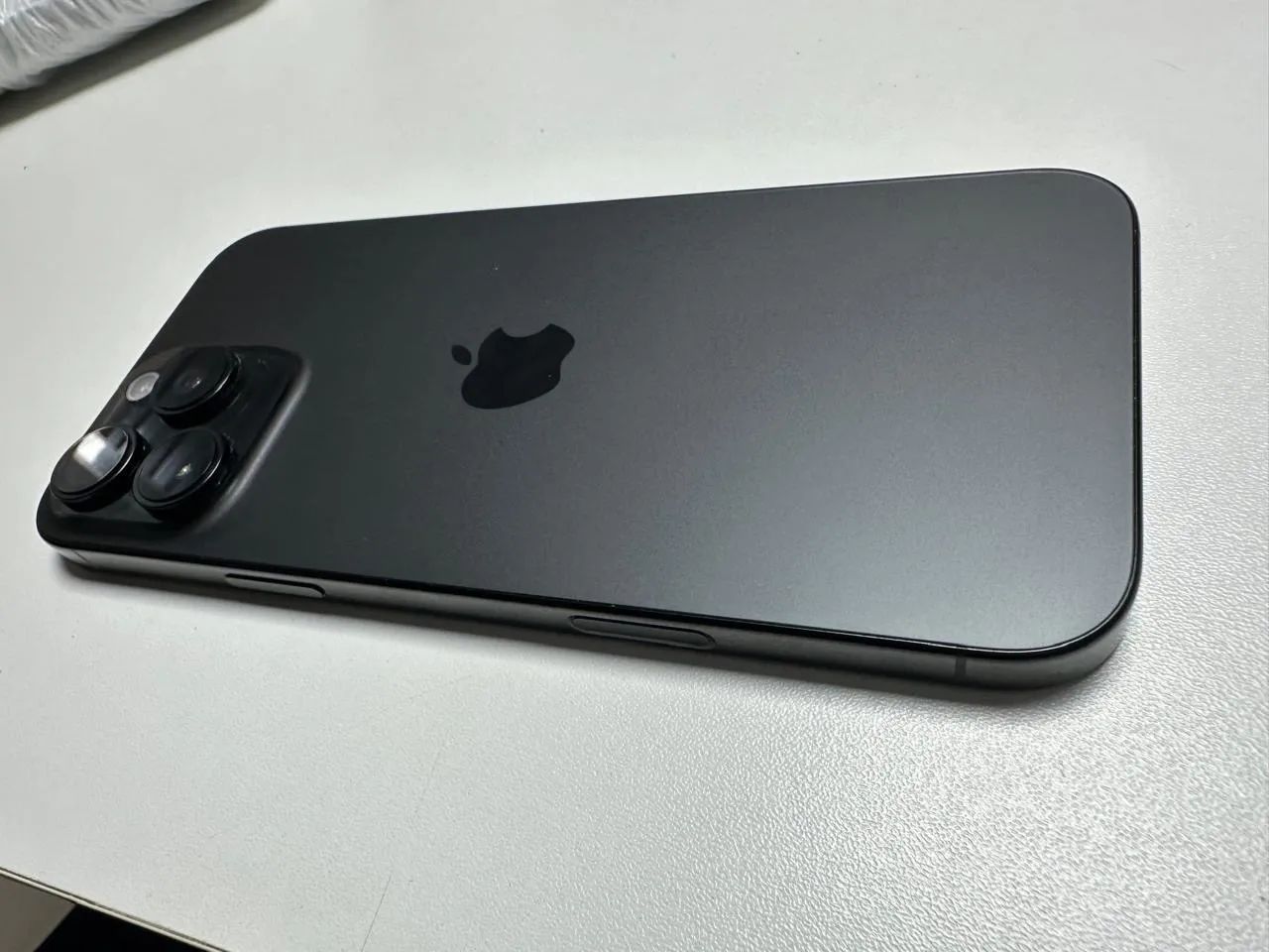 iPhone 16 pro Max  - Foto 3
