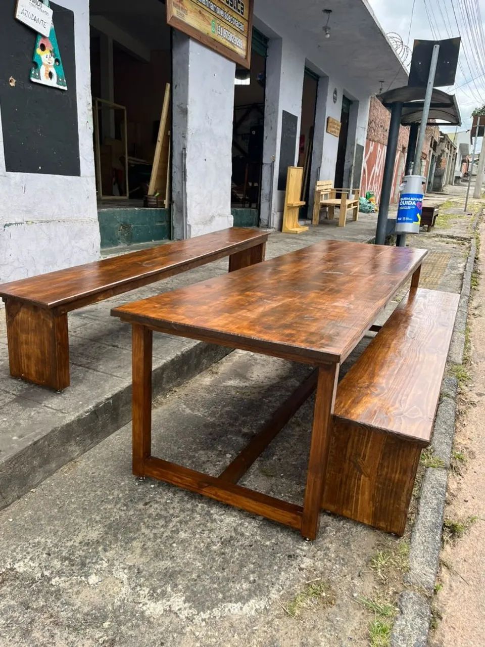 Mesa de madeira com bancos rustica - Foto 4