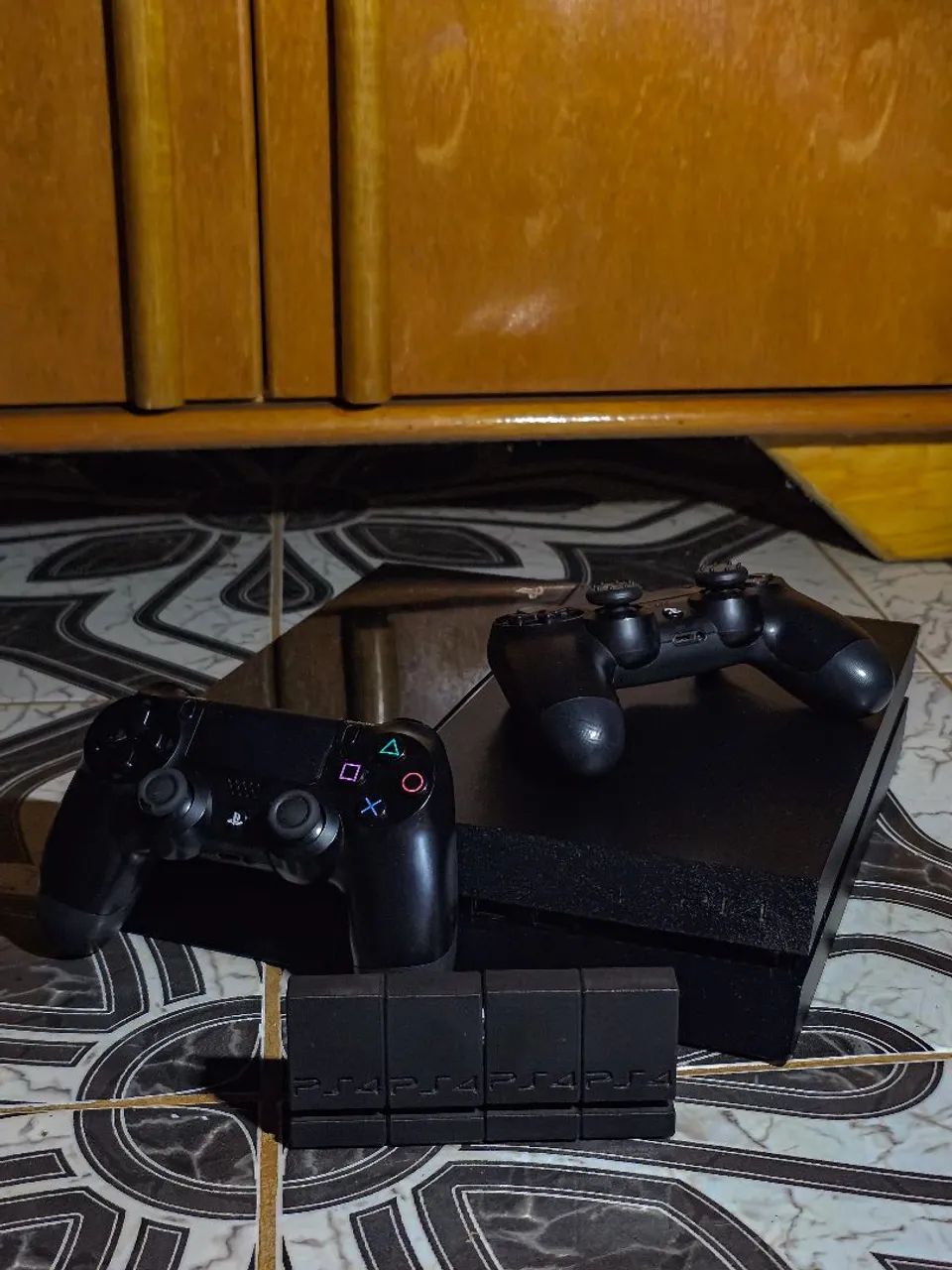 PS4 SSD COM 2 CONTROLES