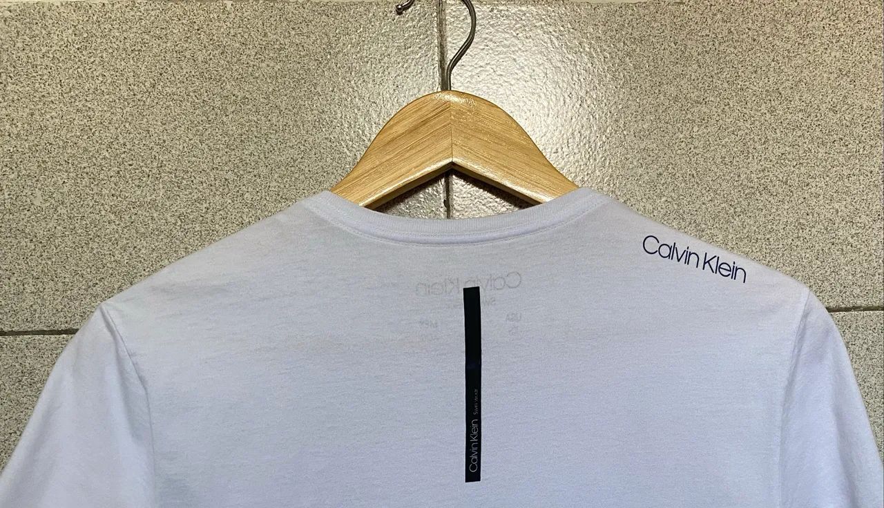 Camiseta Calvin Klein Swimwear Logo Costas Branca Original - PP - Foto 4