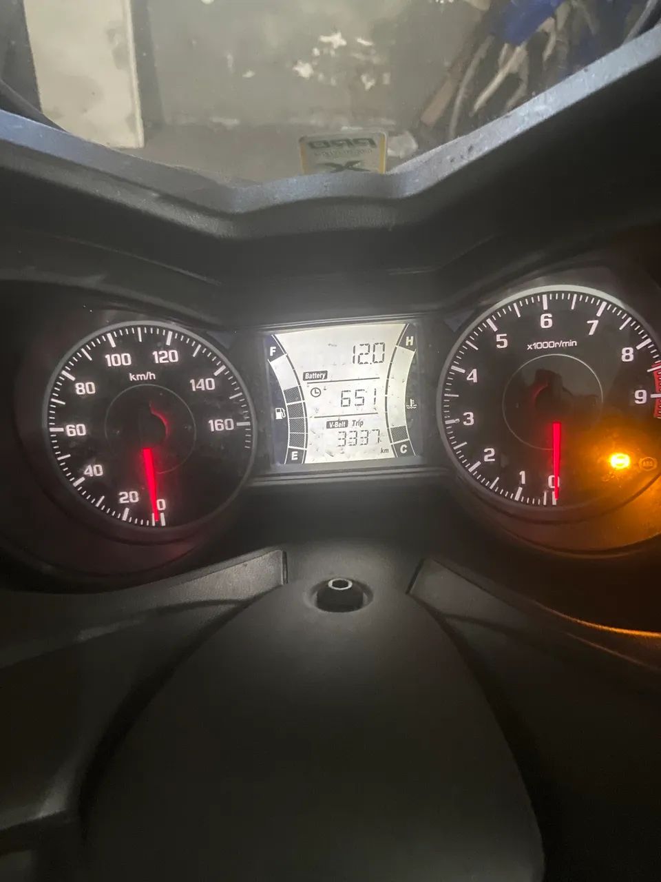 X-MAX 250 vermelha 