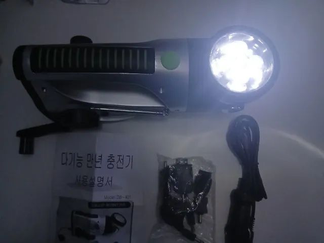 Lanterna com rádio para acampamento à manivela - Foto 5