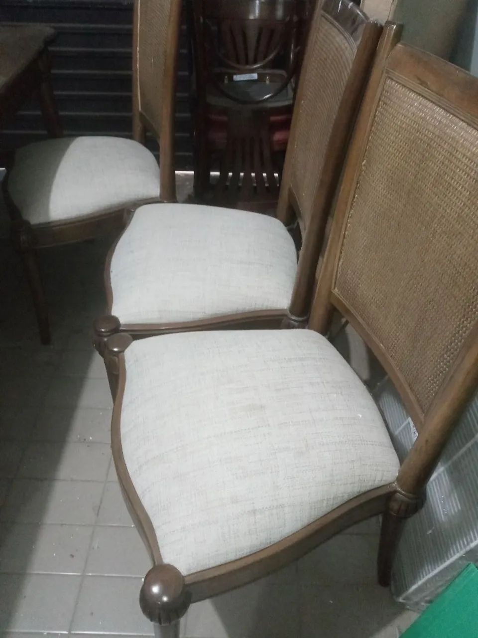 MESA C/ 8 CADEIRAS (DESIGN CLÁSSICO)) - Foto 2