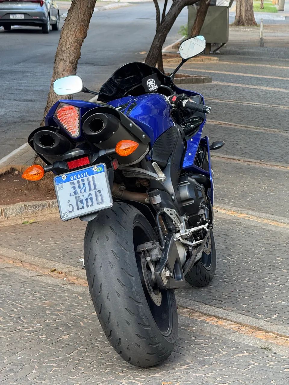 Yamaha R1 - Foto 2